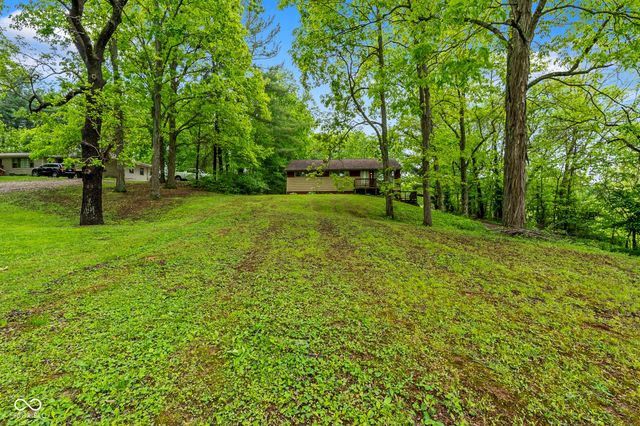 221 W Chester Drive, Ellettsville, IN 47429