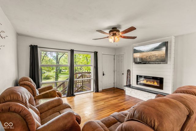 221 W Chester Drive, Ellettsville, IN 47429