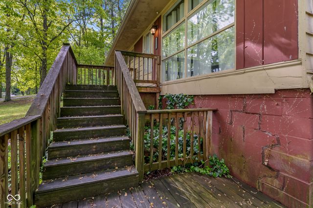 221 W Chester Drive, Ellettsville, IN 47429