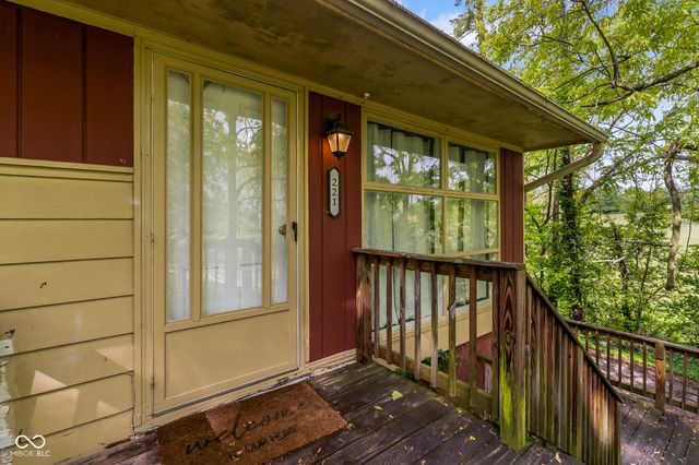 221 W Chester Drive, Ellettsville, IN 47429