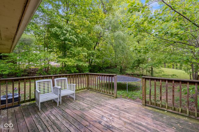 221 W Chester Drive, Ellettsville, IN 47429