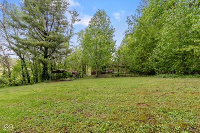 221 W Chester Drive, Ellettsville, IN 47429