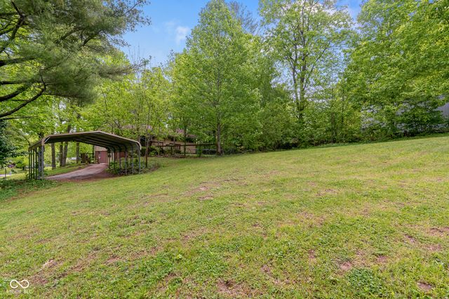 221 W Chester Drive, Ellettsville, IN 47429