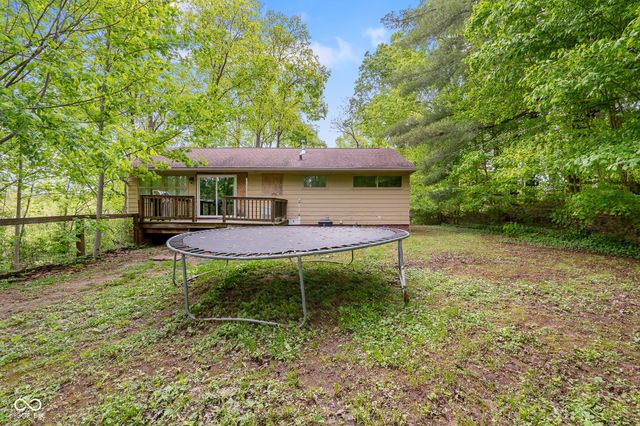 221 W Chester Drive, Ellettsville, IN 47429