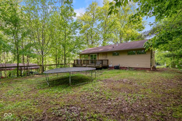 221 W Chester Drive, Ellettsville, IN 47429