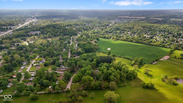221 W Chester Drive, Ellettsville, IN 47429