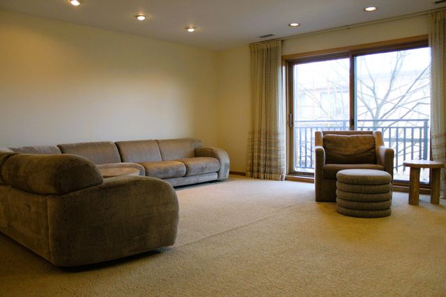 1000 Deerfield Road 304, Highland Park, IL 60035