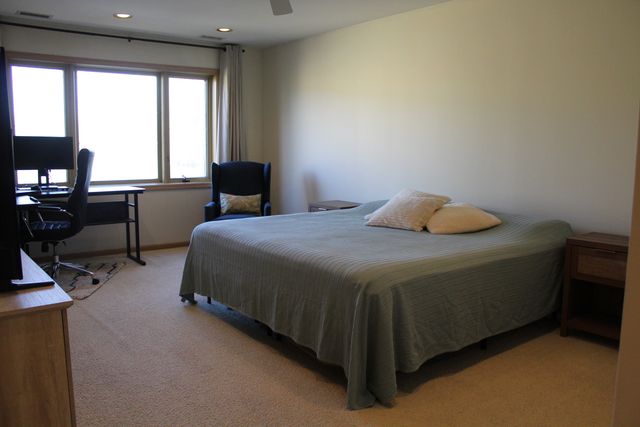 1000 Deerfield Road 304, Highland Park, IL 60035