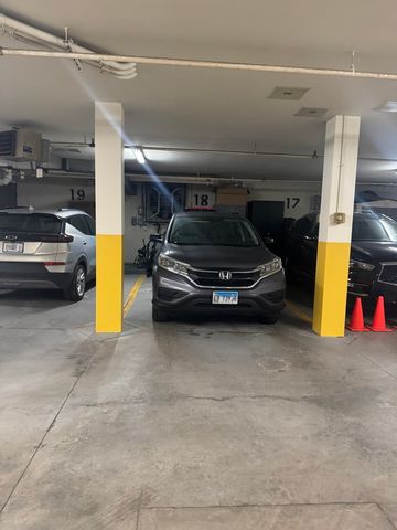 1000 Deerfield Road 304, Highland Park, IL 60035