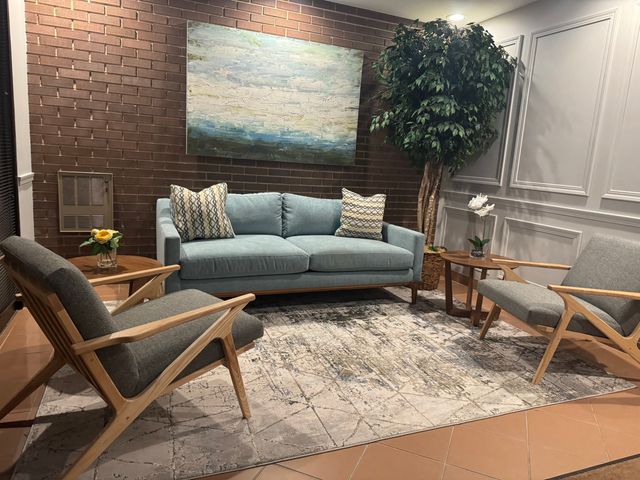 1000 Deerfield Road 304, Highland Park, IL 60035