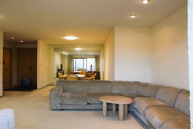 1000 Deerfield Road 304, Highland Park, IL 60035