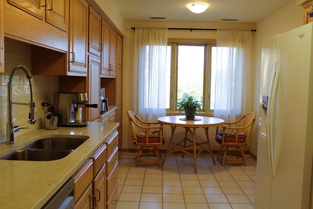 1000 Deerfield Road 304, Highland Park, IL 60035