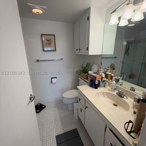 17 Royal Palm Way 6040, Boca Raton, FL 33432