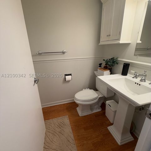17 Royal Palm Way 6040, Boca Raton, FL 33432