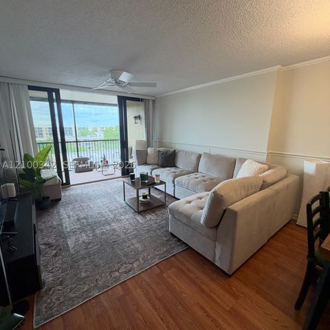 17 Royal Palm Way 6040, Boca Raton, FL 33432