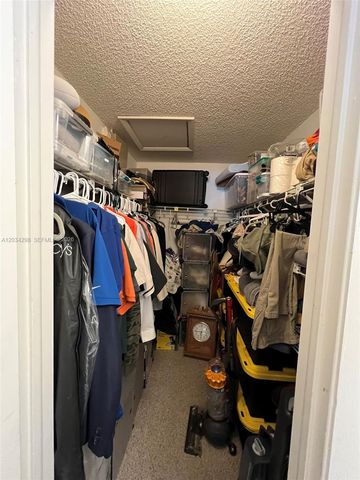 9710 Hammocks Blvd 204-31, Miami, FL 33196