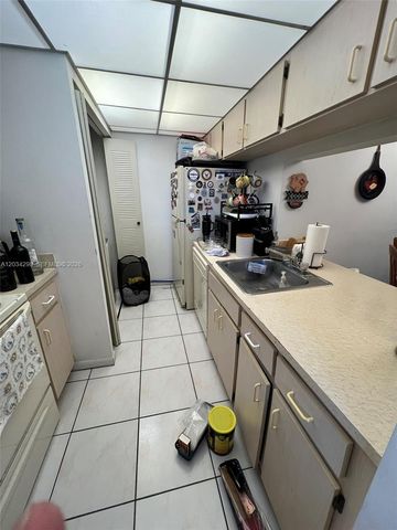 9710 Hammocks Blvd 204-31, Miami, FL 33196