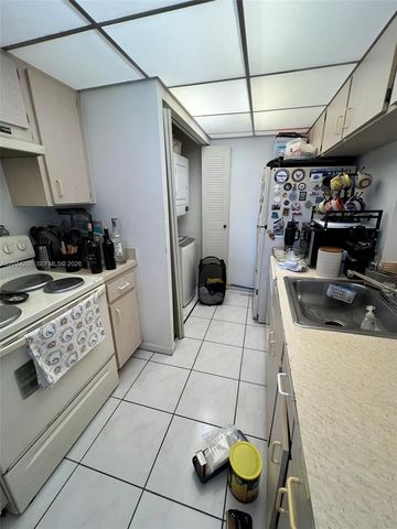 9710 Hammocks Blvd 204-31, Miami, FL 33196