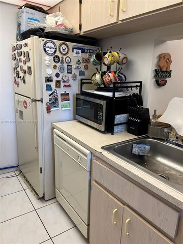 9710 Hammocks Blvd 204-31, Miami, FL 33196
