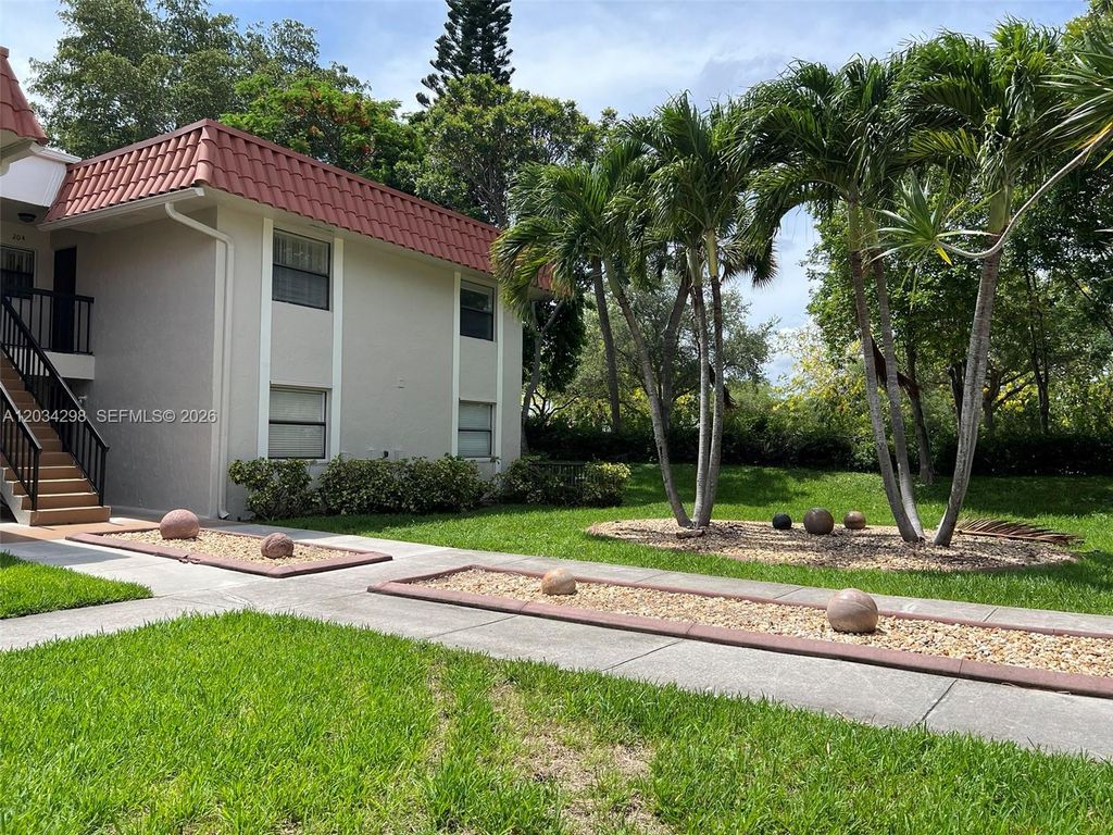 9710 Hammocks Blvd 204-31, Miami, FL 33196