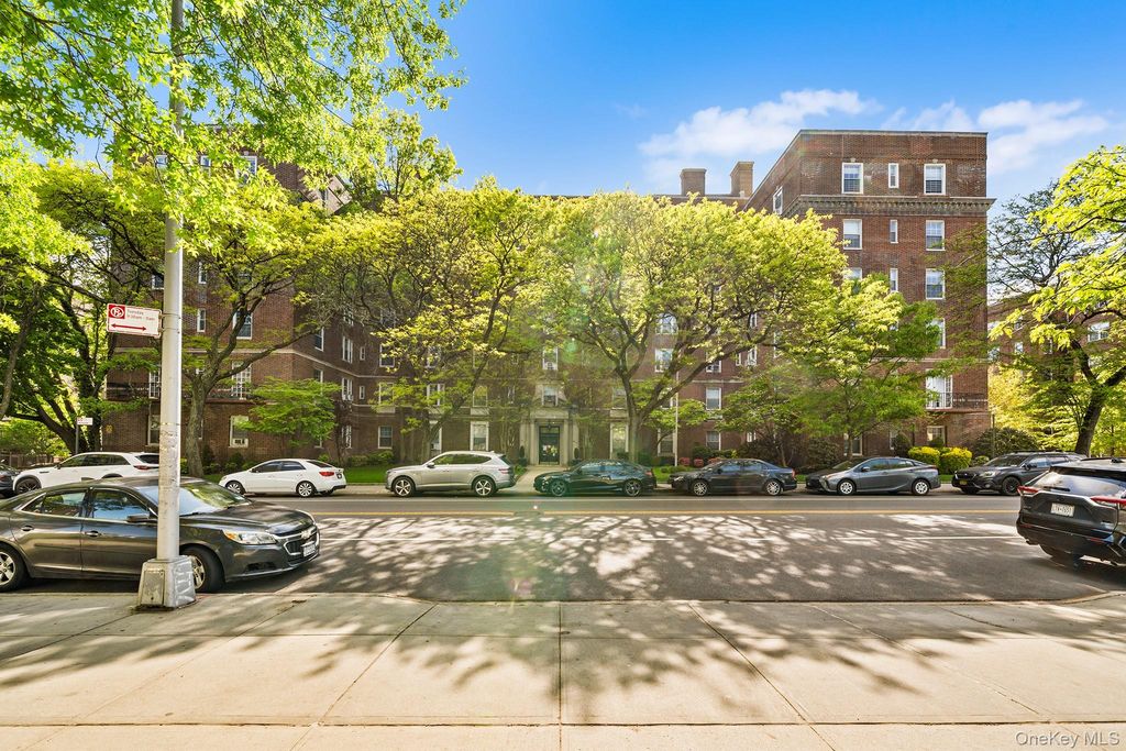 68-10 108th Street 1D, Forest Hills, NY 11375