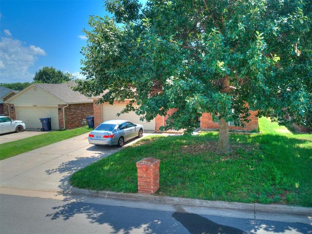 12320 NW 4th Street, Yukon, OK 73099