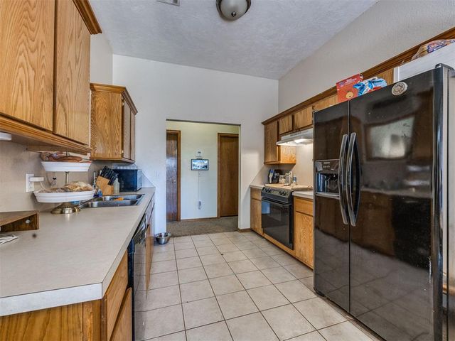 12320 NW 4th Street, Yukon, OK 73099