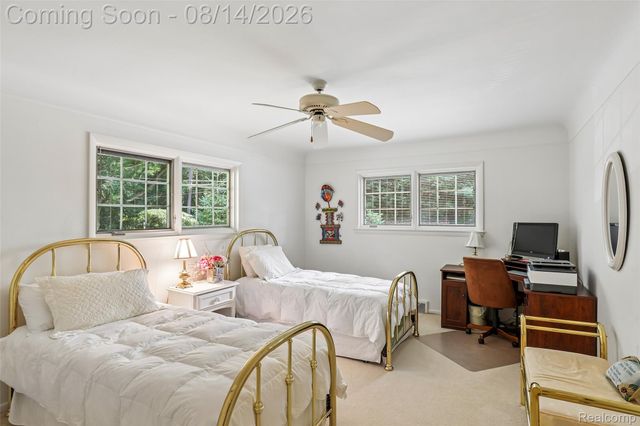 3821 Lakecrest Drive Drive, Bloomfield Hills, MI 48304