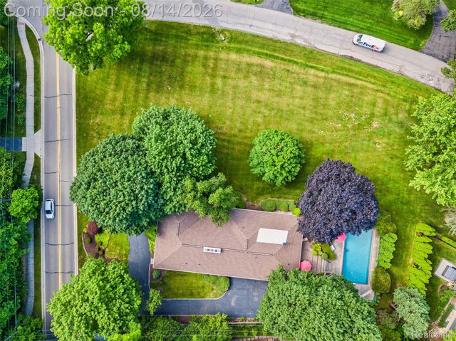 3821 Lakecrest Drive Drive, Bloomfield Hills, MI 48304