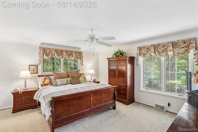 3821 Lakecrest Drive Drive, Bloomfield Hills, MI 48304