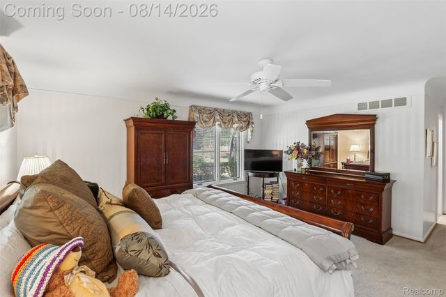 3821 Lakecrest Drive Drive, Bloomfield Hills, MI 48304