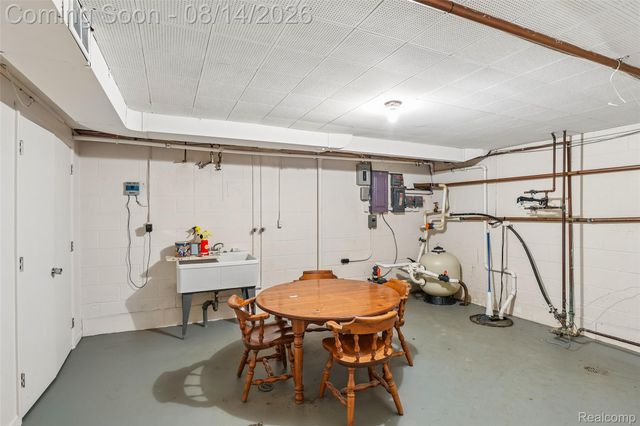 3821 Lakecrest Drive Drive, Bloomfield Hills, MI 48304