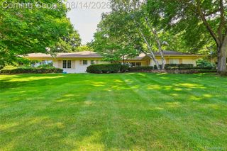 3821 Lakecrest Drive Drive, Bloomfield Hills, MI 48304