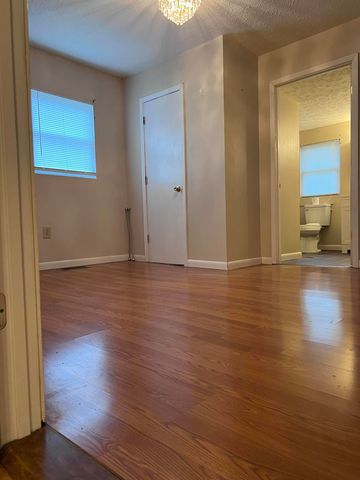 1250 S Irvine Road, Irvine, KY 40336