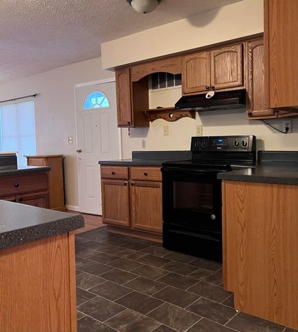 1250 S Irvine Road, Irvine, KY 40336