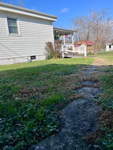 1250 S Irvine Road, Irvine, KY 40336