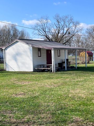 1250 S Irvine Road, Irvine, KY 40336