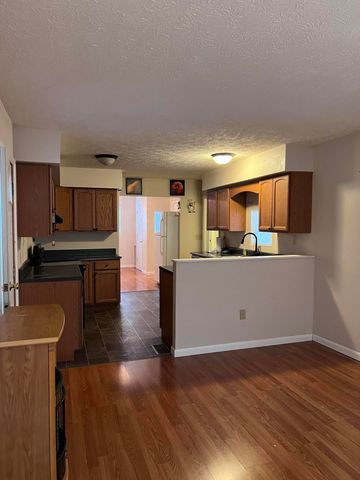 1250 S Irvine Road, Irvine, KY 40336