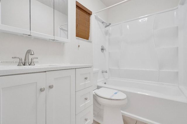 15512 SW 142nd Ct, Miami, FL 33177