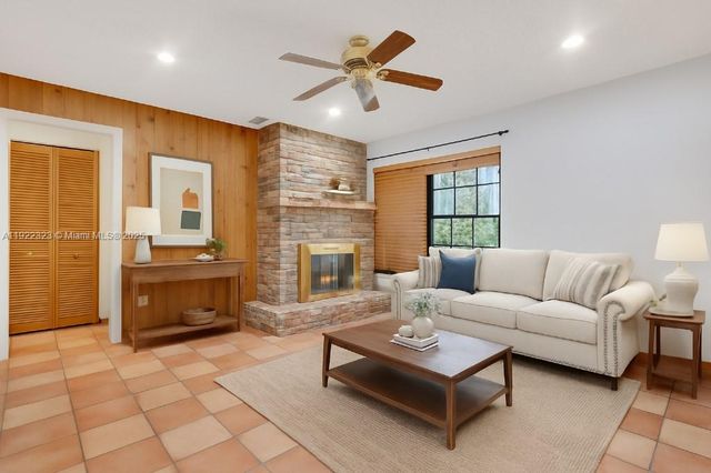 15512 SW 142nd Ct, Miami, FL 33177