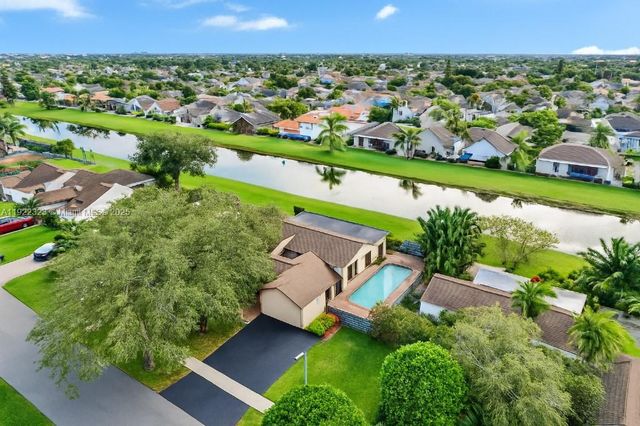 15512 SW 142nd Ct, Miami, FL 33177