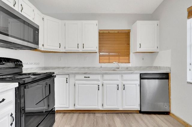 15512 SW 142nd Ct, Miami, FL 33177