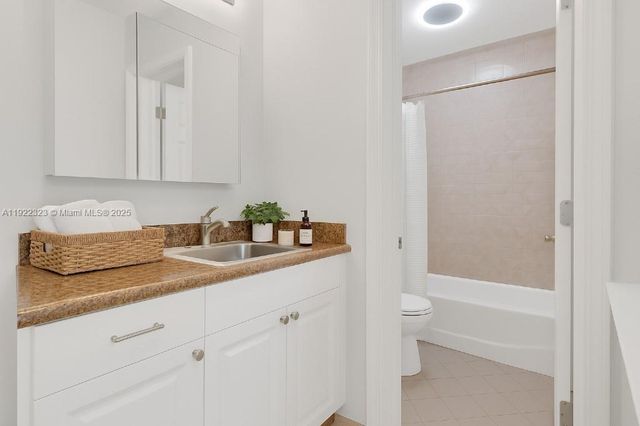 15512 SW 142nd Ct, Miami, FL 33177