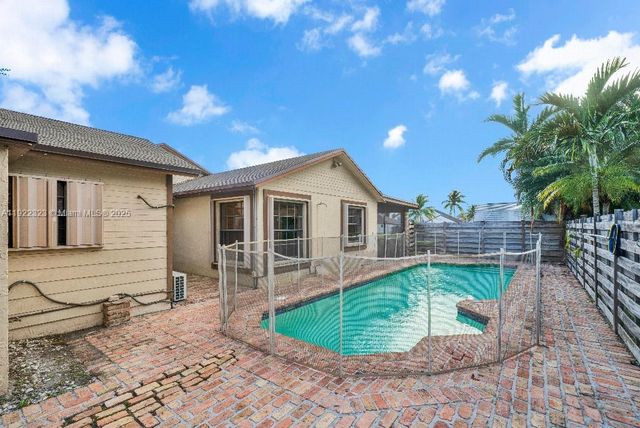 15512 SW 142nd Ct, Miami, FL 33177