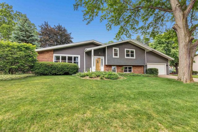495 EDELWEISS DRIVE, Green Bay, WI 54302