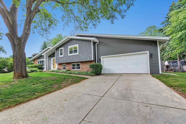 495 EDELWEISS DRIVE, Green Bay, WI 54302