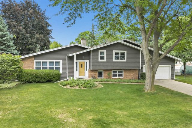 495 EDELWEISS DRIVE, Green Bay, WI 54302