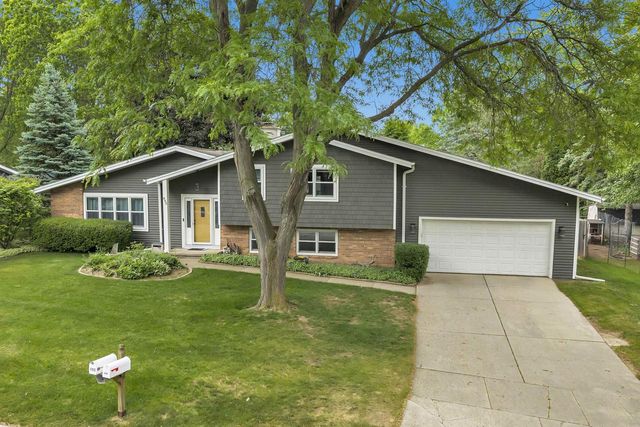 495 EDELWEISS DRIVE, Green Bay, WI 54302