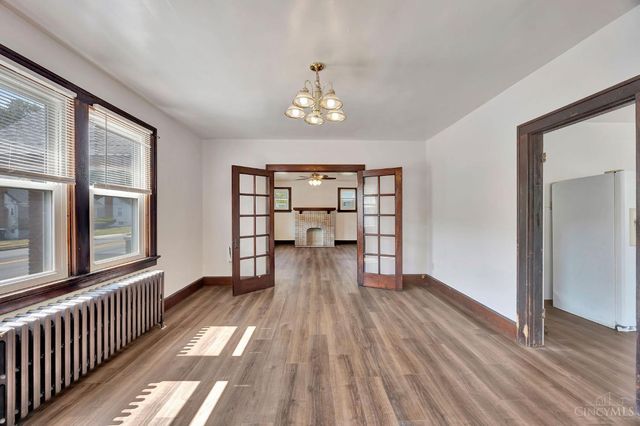 1052 Delhi Avenue, Cincinnati, OH 45204