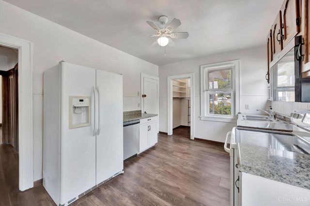 1052 Delhi Avenue, Cincinnati, OH 45204